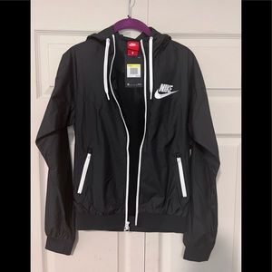 Women’s Nike Windrunner